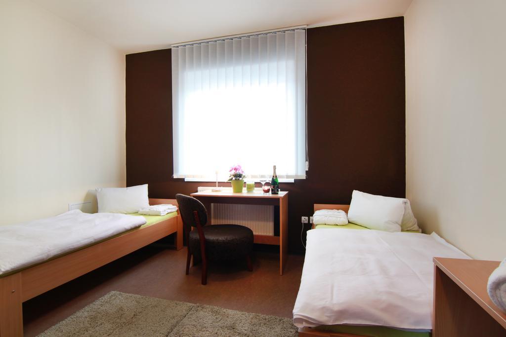Hotel JBI Wellness Kolín Zimmer foto