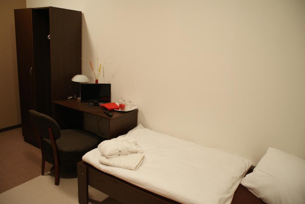 Hotel JBI Wellness Kolín Zimmer foto